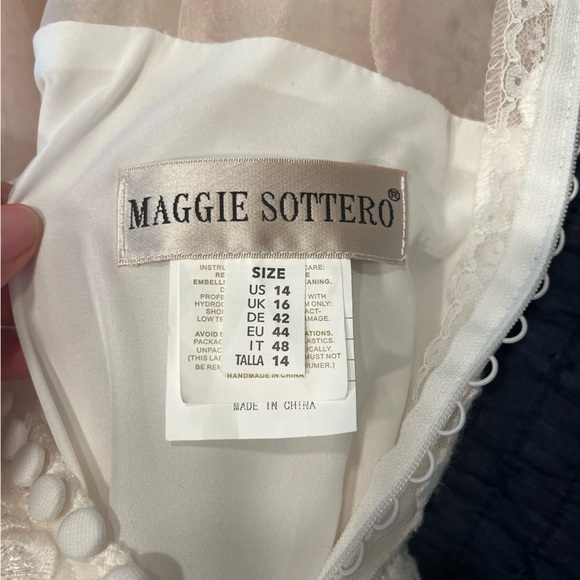 Maggie Sottero Alistaire Wedding Gown Dress - Picture 4 of 10